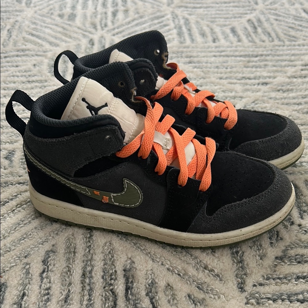 Jordan 1 Mid SE - Craft Anthracite Light Olive (GS) - 1Y